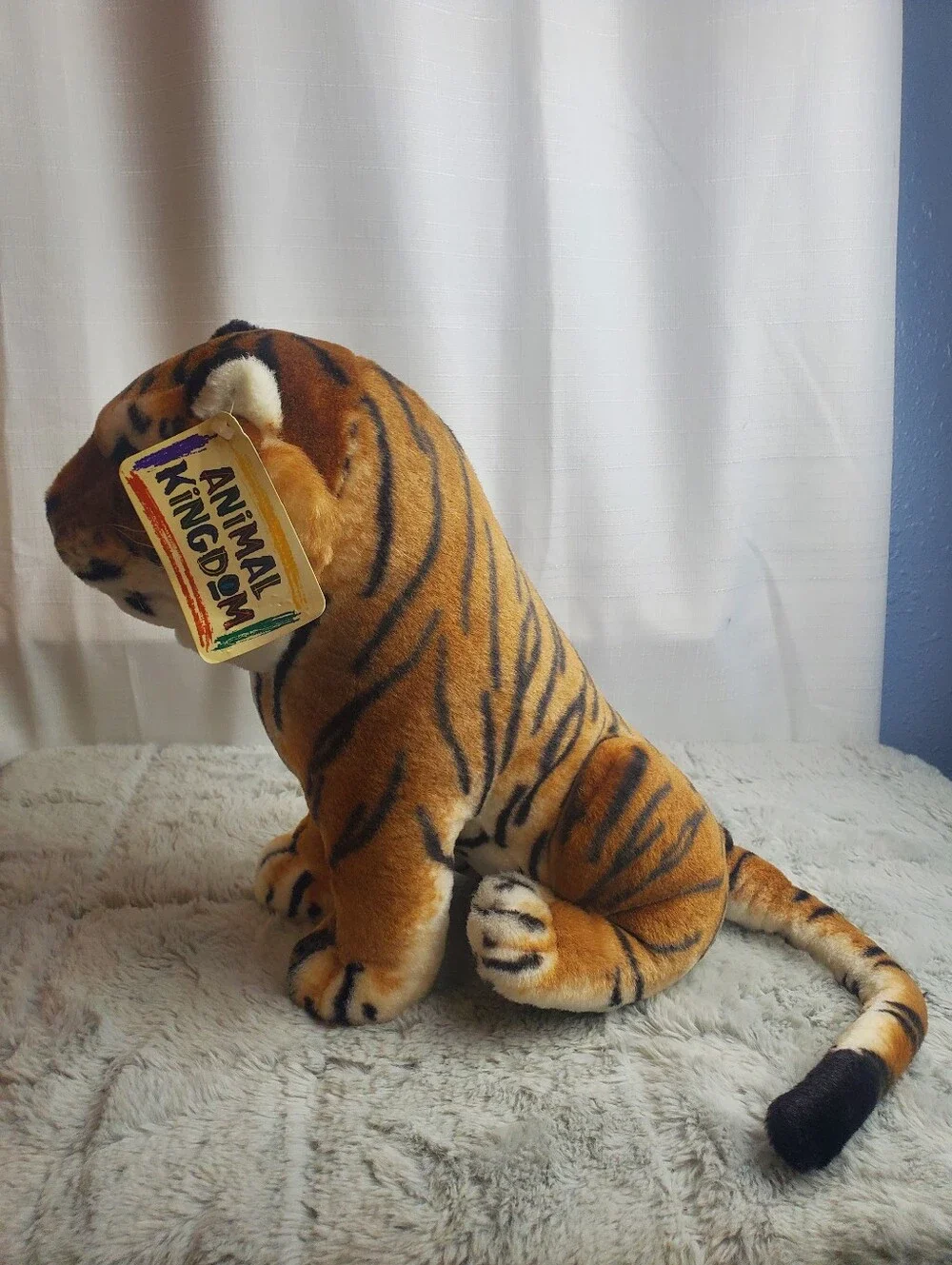 RARE HTF Vintage Realistic Animal Kingdom Sitting Tiger Approx 12” With Tag